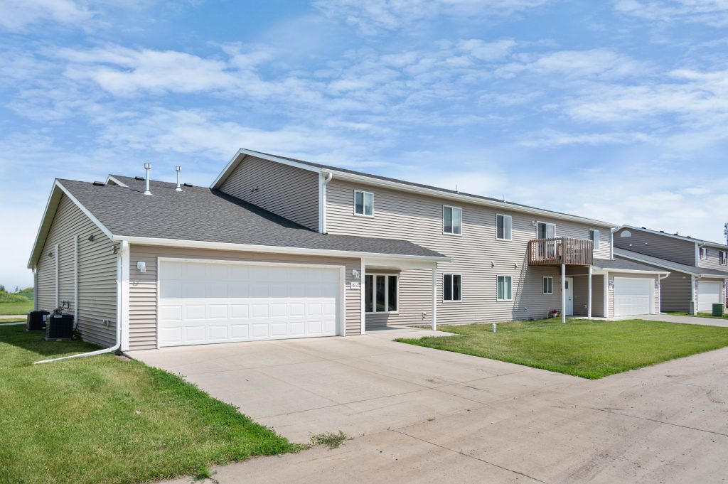 1616 Aspen Dr NE, East Grand Forks, MN 56721