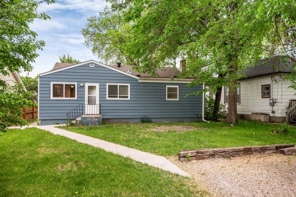 2009 University Ave, Grand Forks, ND 58203