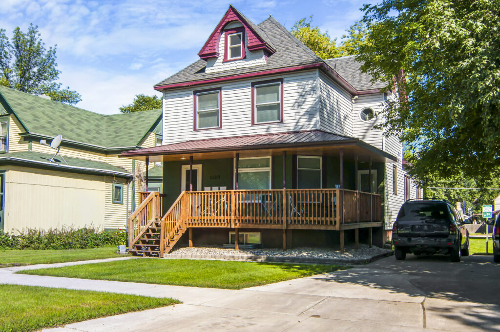 1120 University Apt.#1, Grand Forks, ND 58203