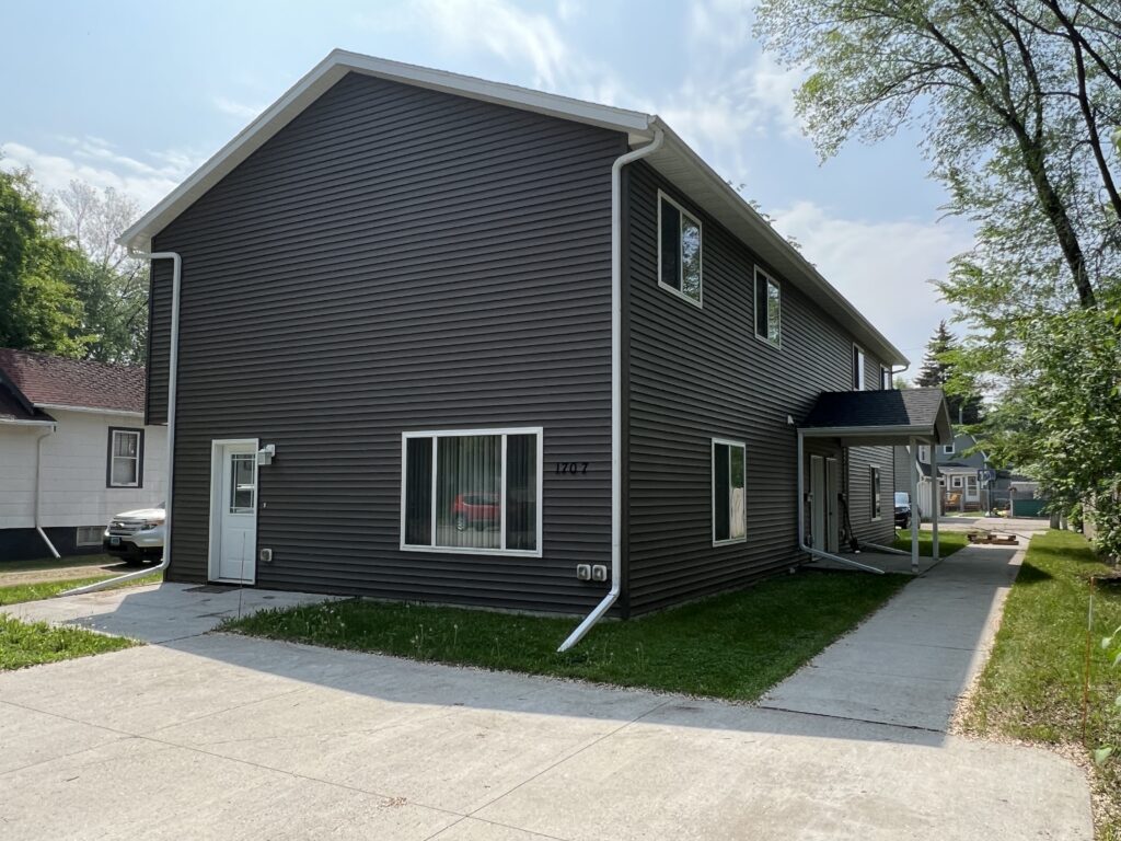 1707 1st Ave North B, Grand Forks, ND 58203