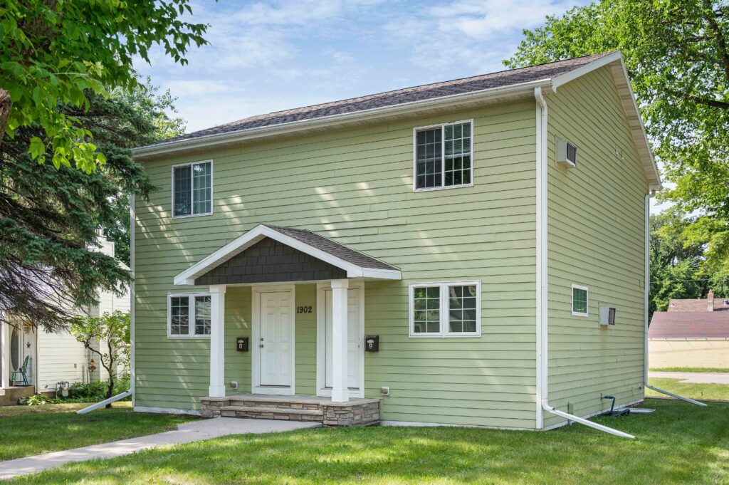 1902 1st Ave N - B, Grand Forks, ND 58203