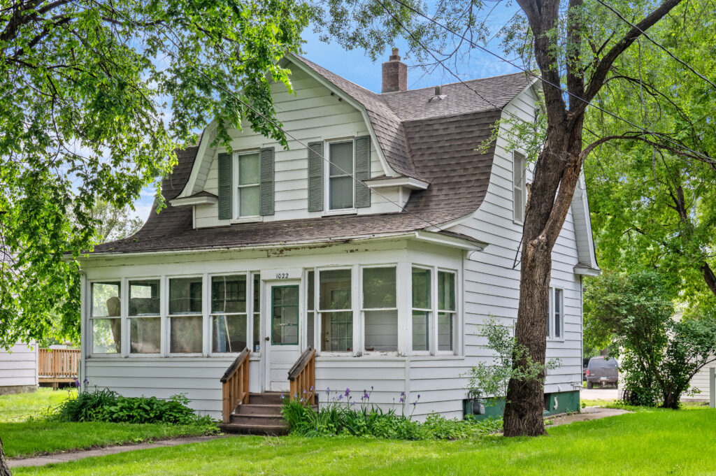 1022 College St, Fargo, ND 58102