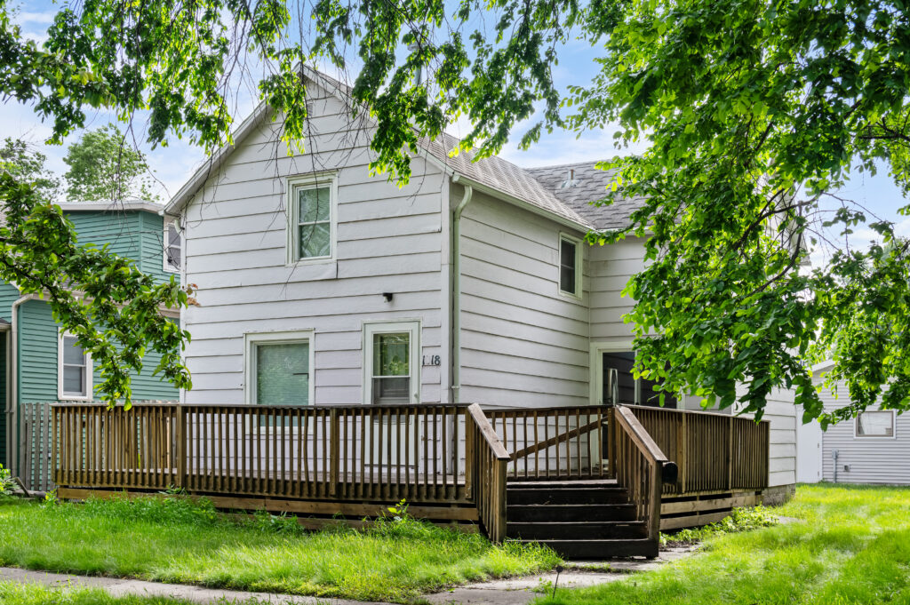 1018 College St, Fargo, ND 58102