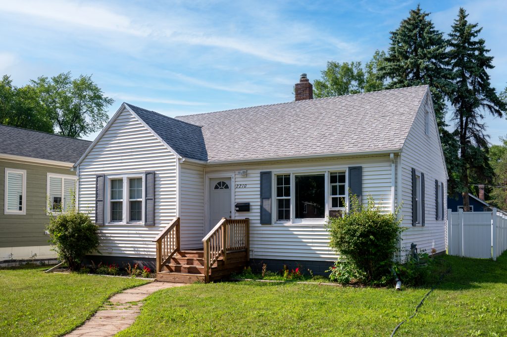 2210 University Ave, Grand Forks, ND 58203