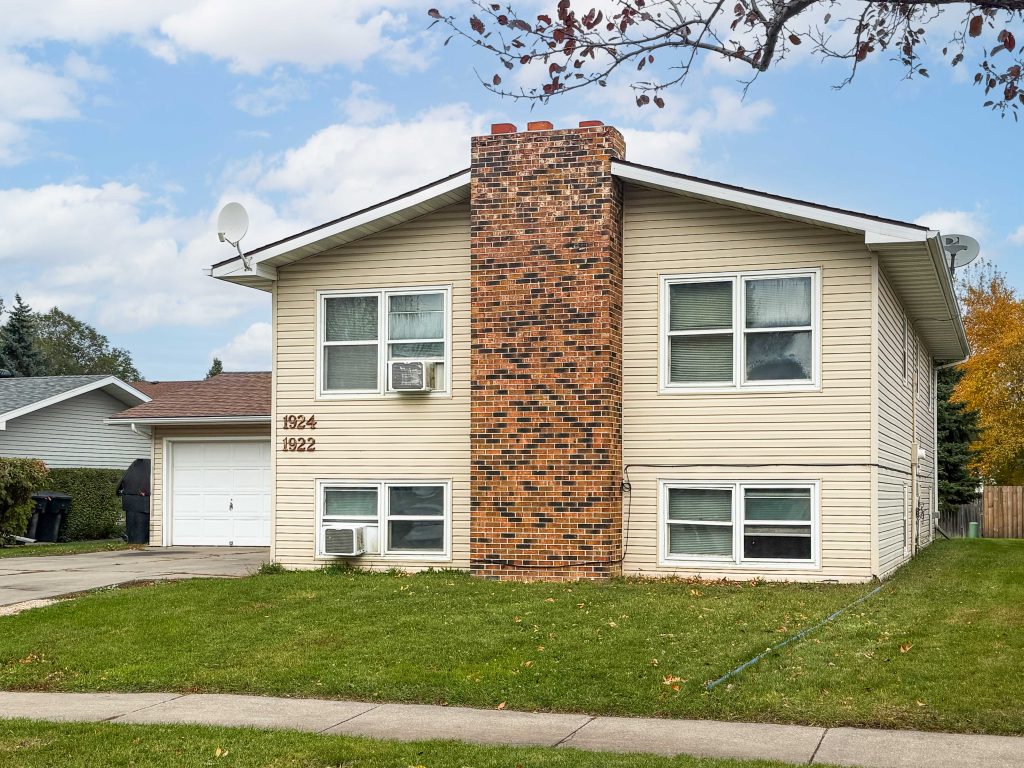 1922 24th ave S, Grand Forks, ND 58201