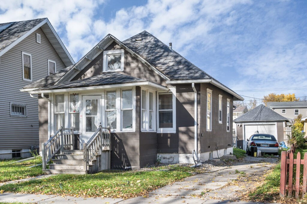 1116 2nd Ave N, Grand Forks, ND 58203