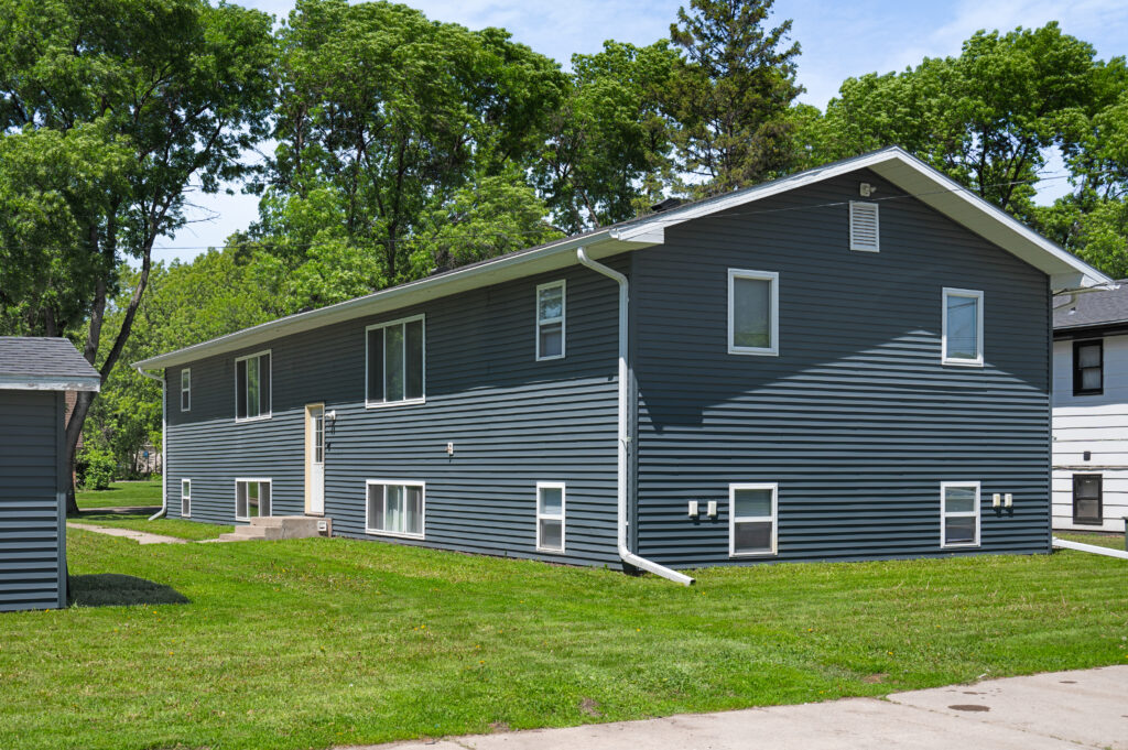 107 Cottonwood St #7, Grand Forks, ND 58201