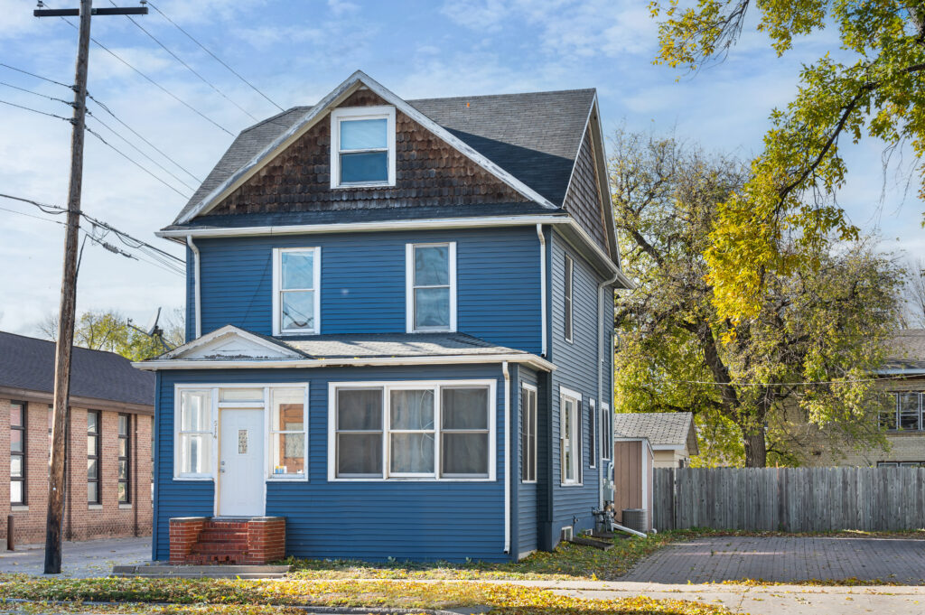 514 University Ave #4, Grand Forks, ND 58203