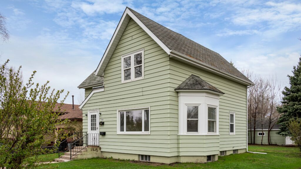 1902 2nd Ave N, Grand Forks, ND 58203
