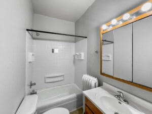 3 bed, 1 bath Photo 7
