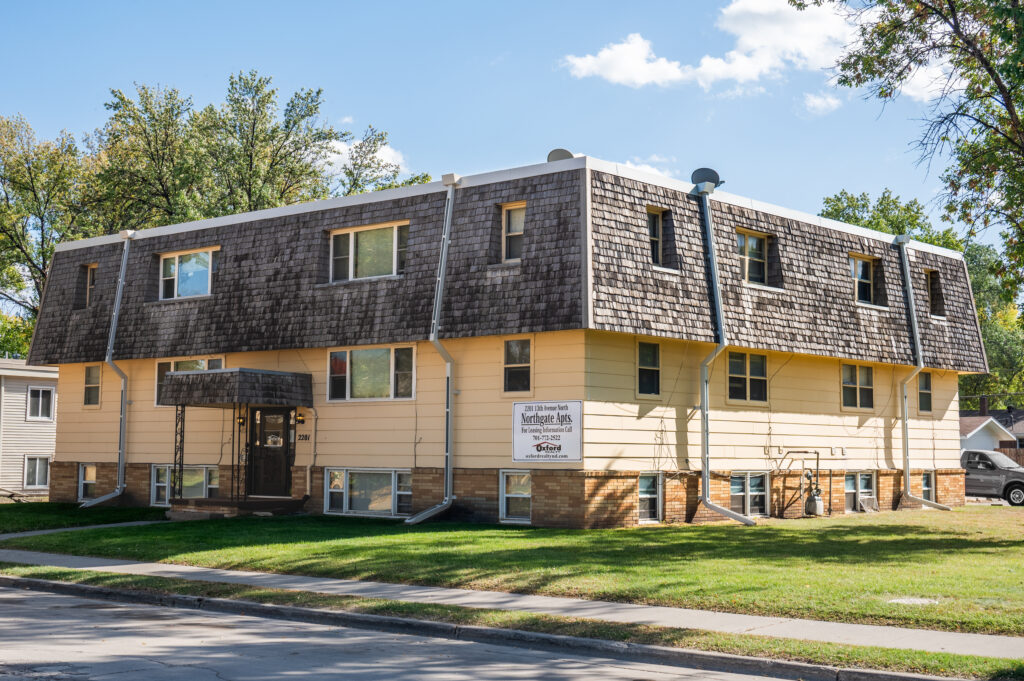 2201 13th Ave N, Grand Forks, ND 58203