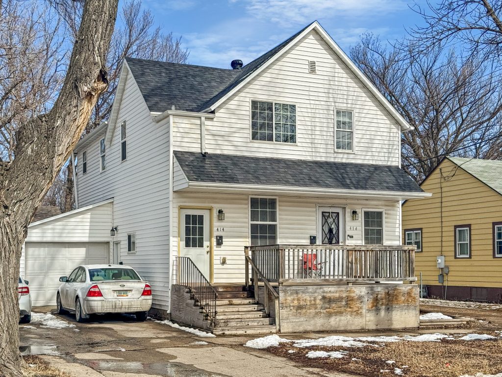 414 3rd Ave S, Grand Forks, ND 58201