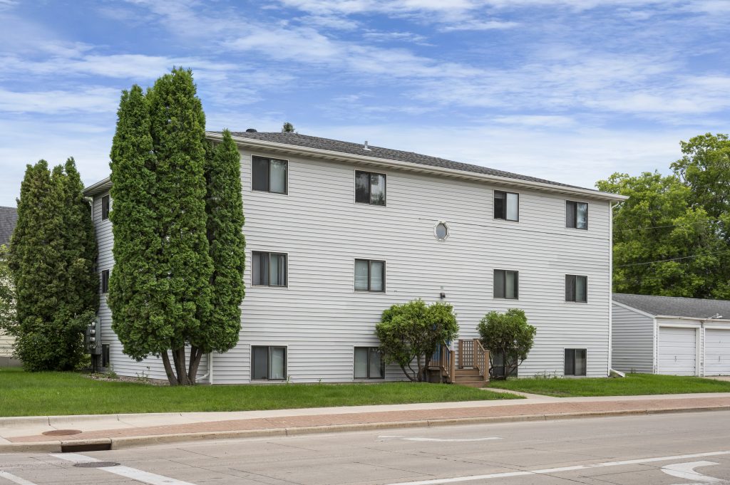 202 7th Ave N, Fargo, ND 58102