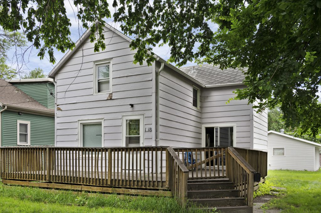1018 College St N, Fargo, ND 58102