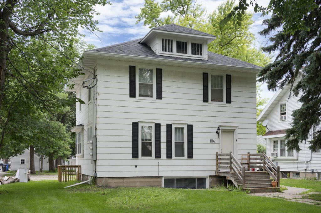 1114 College St N, Fargo, ND 58102