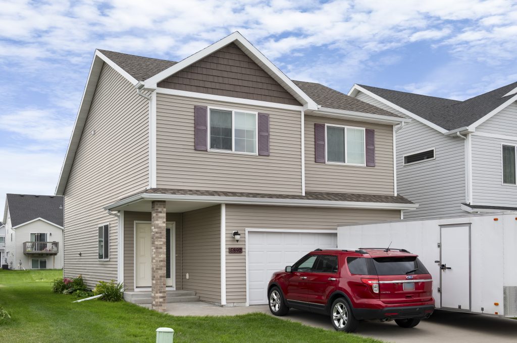 5892 56th Ave S, Fargo, ND 58104