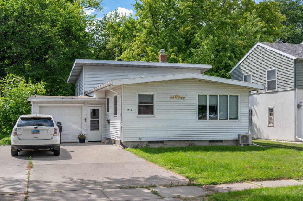 1446 N 9th St, Fargo, ND 58102