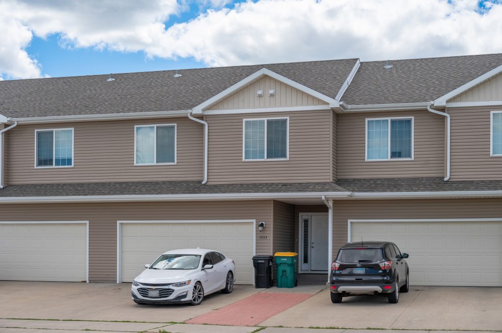 1533 10th Ave E, West Fargo, ND 58078