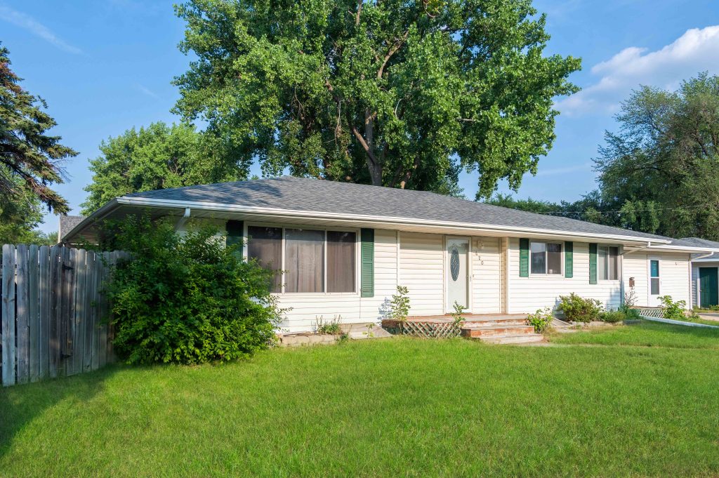 420.5 N Columbia Rd, Grand Forks, ND 58203