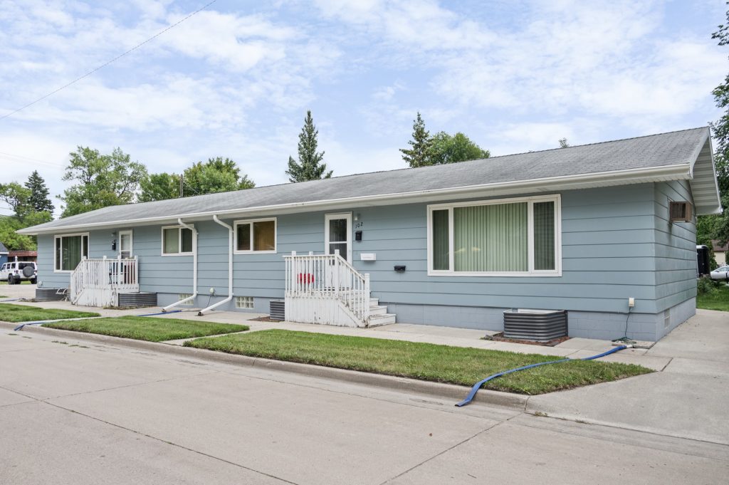 104 N. 21st St., Grand Forks, ND 58203