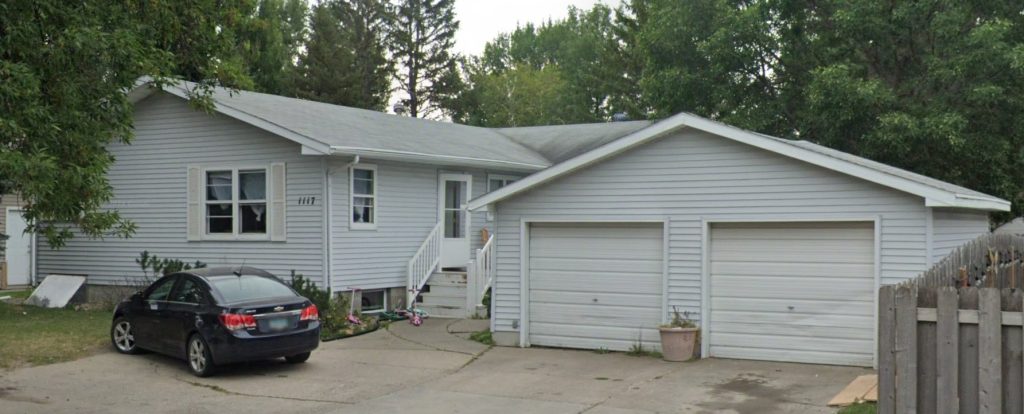 1117 28th Ave S, Grand Forks, ND 58201