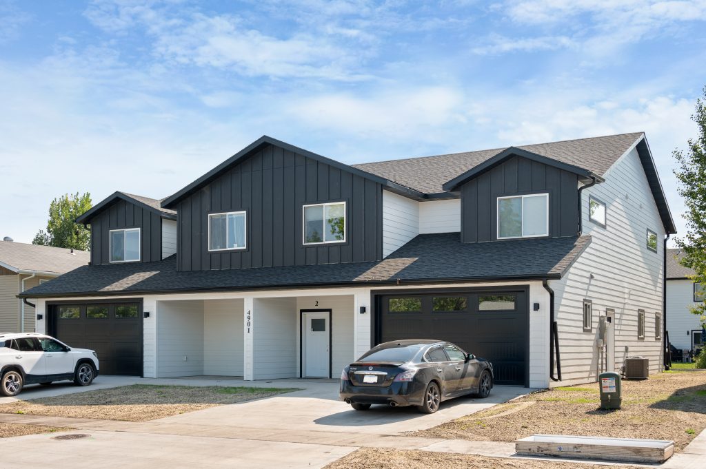 4901 7th Ave N, Grand Forks, ND 58203