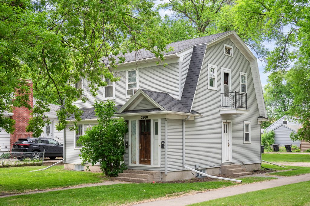 2200 4th Ave N , Grand Forks, ND 58203