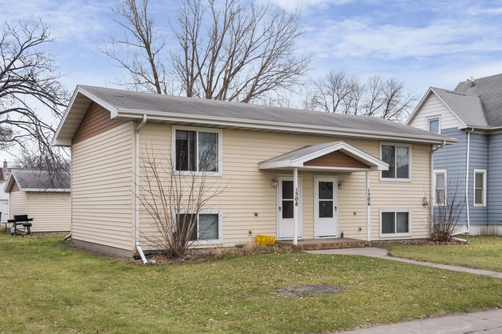 1508 Dyke Ave, Grand Forks, ND 58203