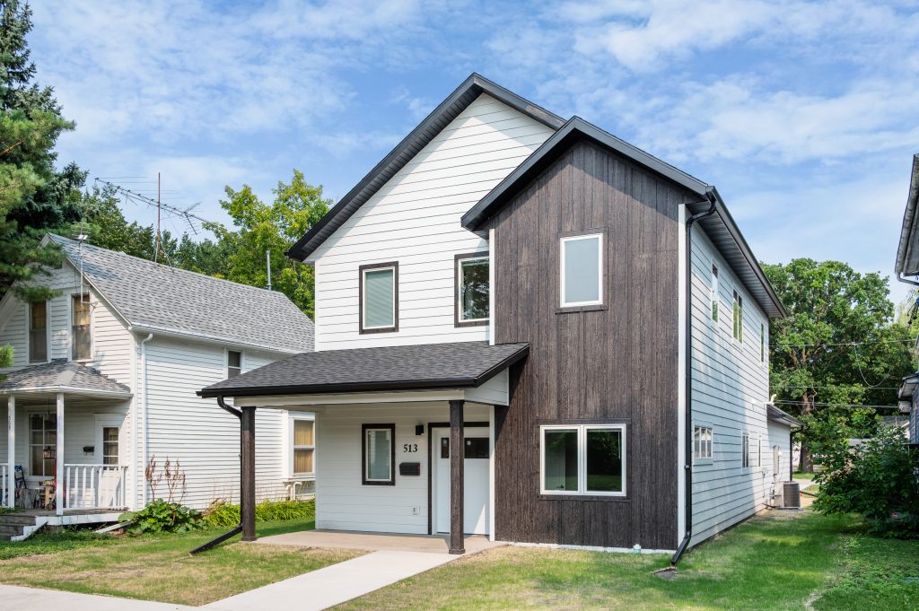 513 Cherry St, Grand Forks, ND 58201