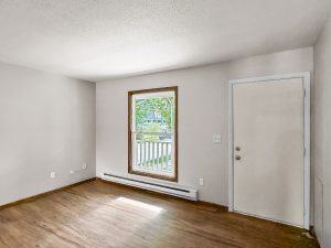 Upper-level, corner unit Photo 2
