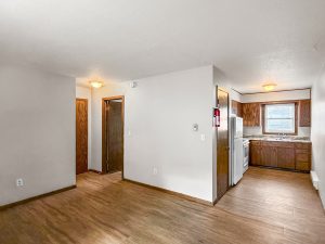 Upper-level, corner unit Photo 4