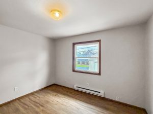 Upper-level, corner unit Photo 7