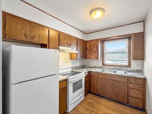 Upper-level, corner unit Photo 5