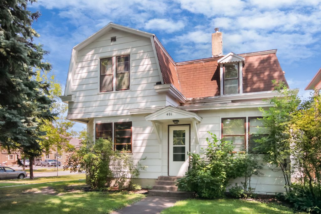 401 S 6th St, Grand Forks, ND 58201