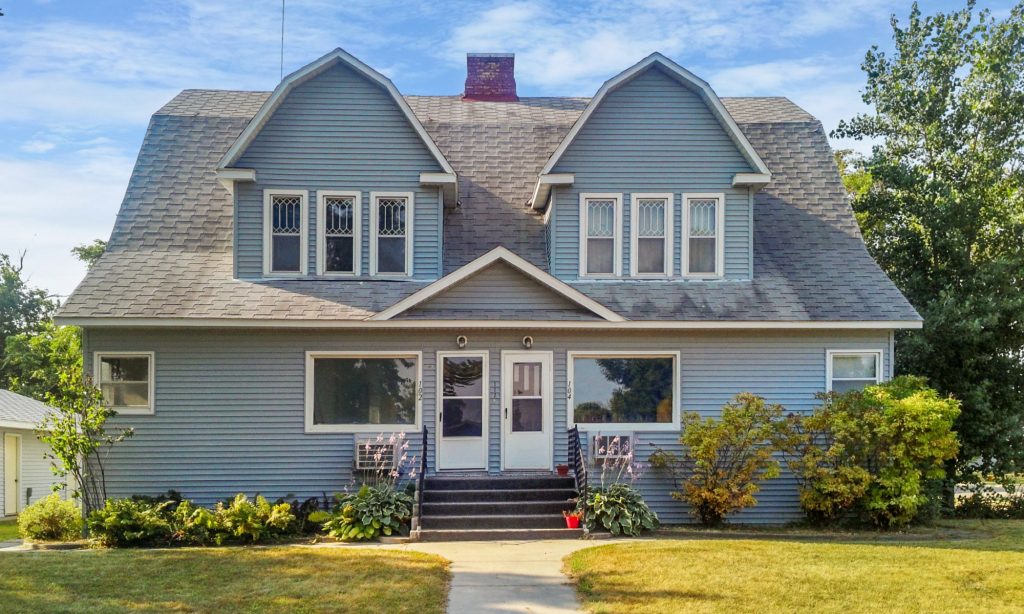 112 3rd St SW, Hankinson, ND 58041