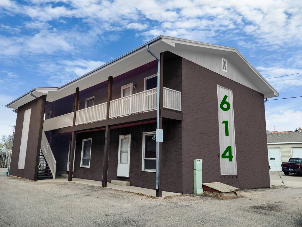 614 2nd Ave N, Grand Forks, ND 58203