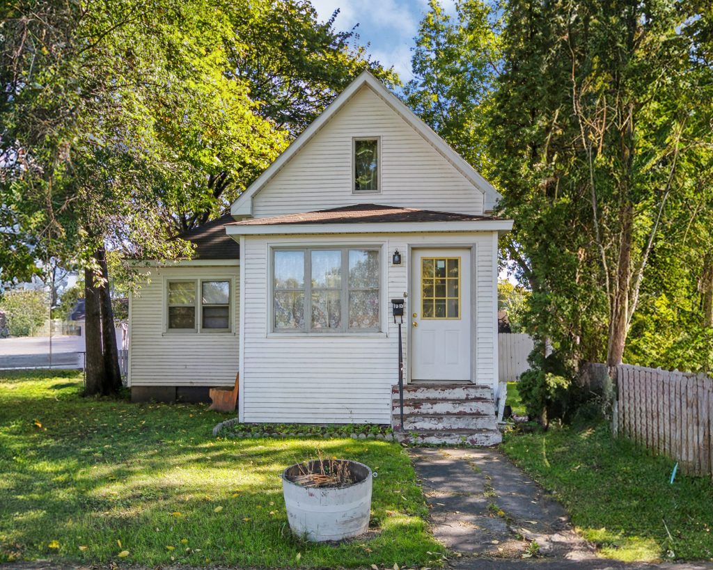 1015 Cherry St, Grand Forks, ND 58201