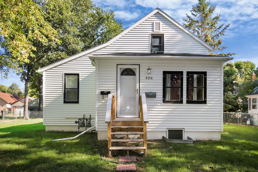 406 N 8th St , Grand Forks, ND 58203