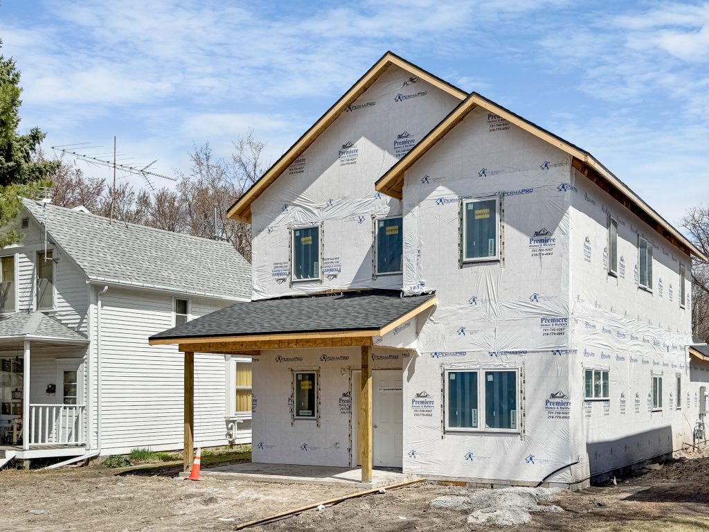513 Cherry St, Grand Forks, ND 58201