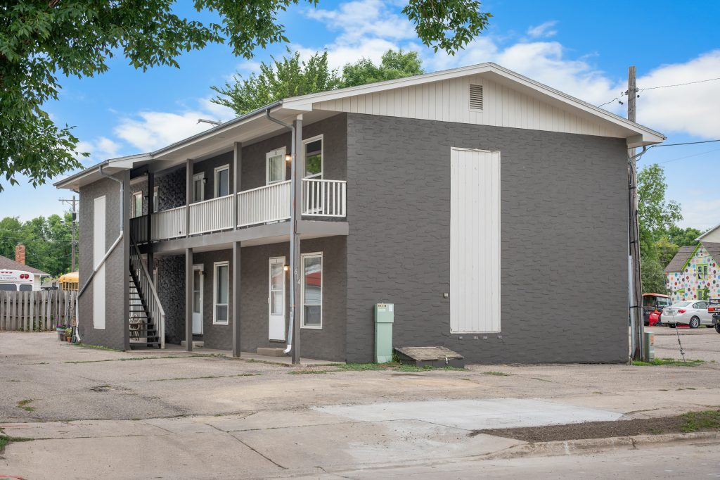 614 2nd Ave N, Grand Forks, ND 58203