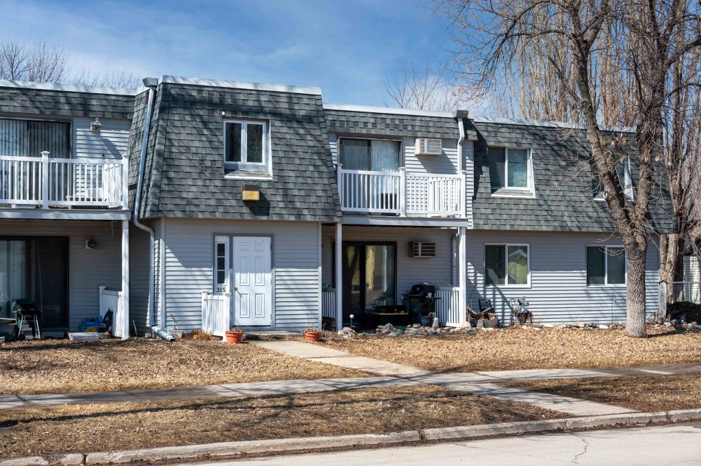 315 N 51st , Grand Forks, ND 58203