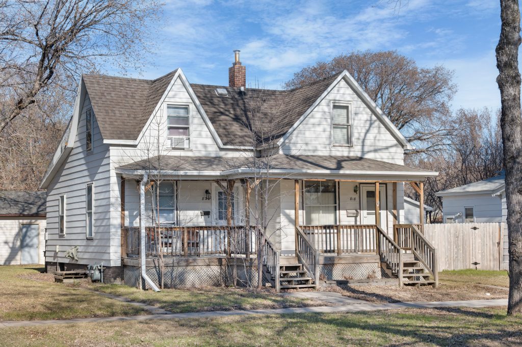 820 Cherry St, Grand Forks, ND 58201