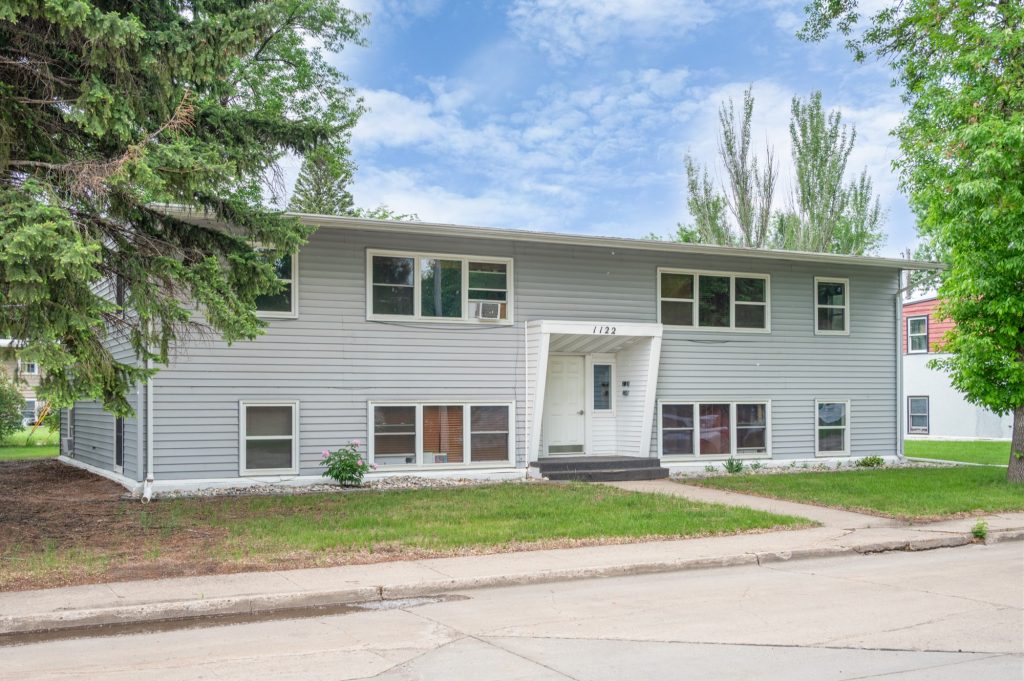 1122 14th Ave S, Grand Forks, ND 58201