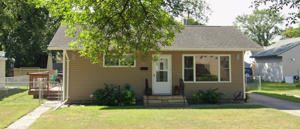 1825 12th Ave N, Grand Forks, ND 58203